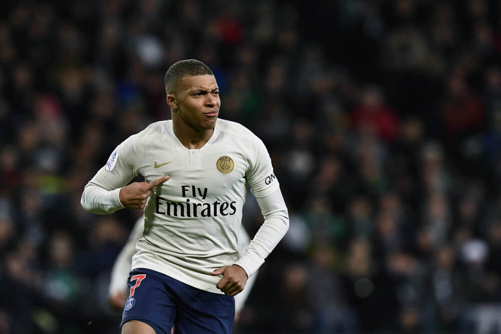 夏窗去哪里？水晶宫队长格伊赛后与萨卡、马杜埃凯有说有笑